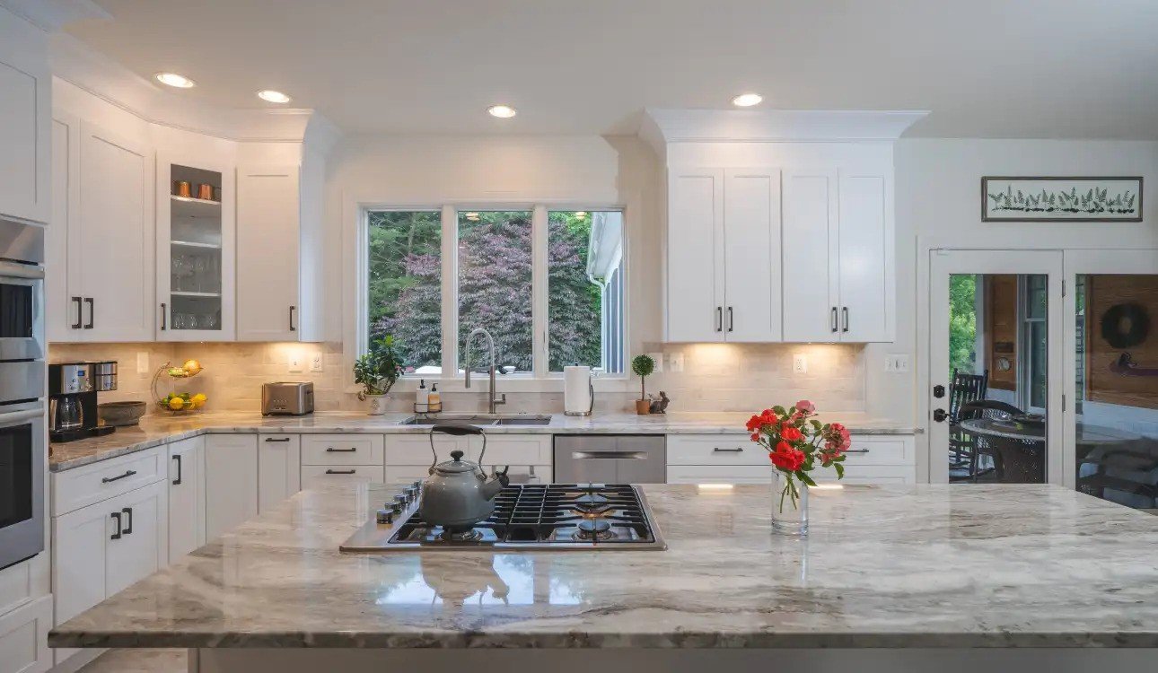 Kitchen Remodeling Ideas for 2025 25 Smart Ways to Update Your Kitchen ...